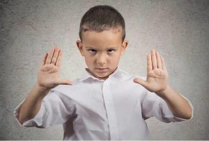 trastorno negativista desafiante espacio calma barcelona niño camisa