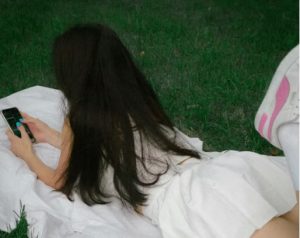 Las mejores apps para controlar la ansiedad Espacio calma terapia chica móvil app ansiedad