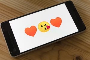 Apps para parejas: las mejores herramientas para fortalecer tu relación espacio calma terapia móvil con emoji
